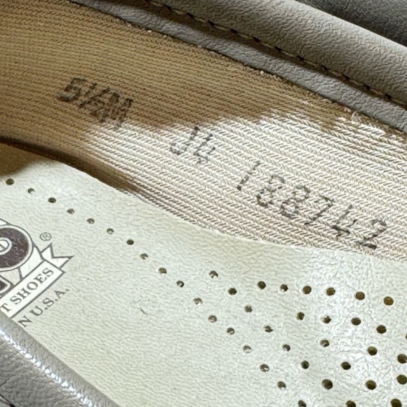 NEW SAS Wink Tripad Comfort BONE Slip On Penny Loafers Shoes Womens Size 5 1/2 M - Picture 7 of 9